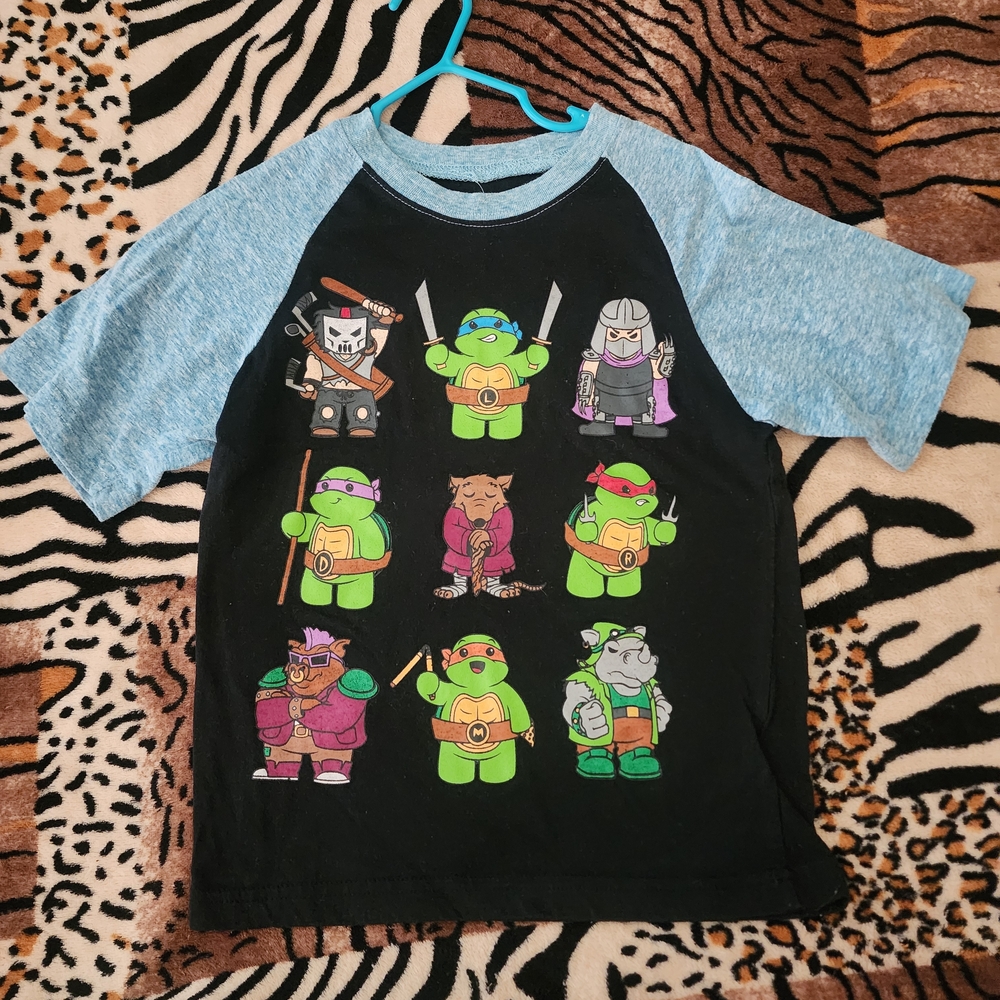 🎉Nickelodeon Teenage Mutant Ninja Turtles Black and Blue T-Shirt Size: XS(4/5)